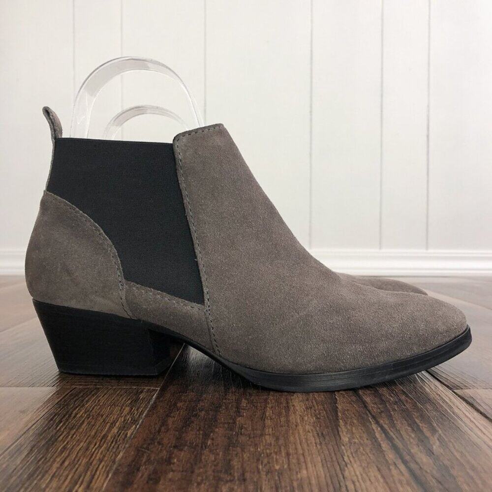 Aquatalia Suede Leather Ankle Bootie Almond Toe Made in Italy Fionna Size 7 Gray
